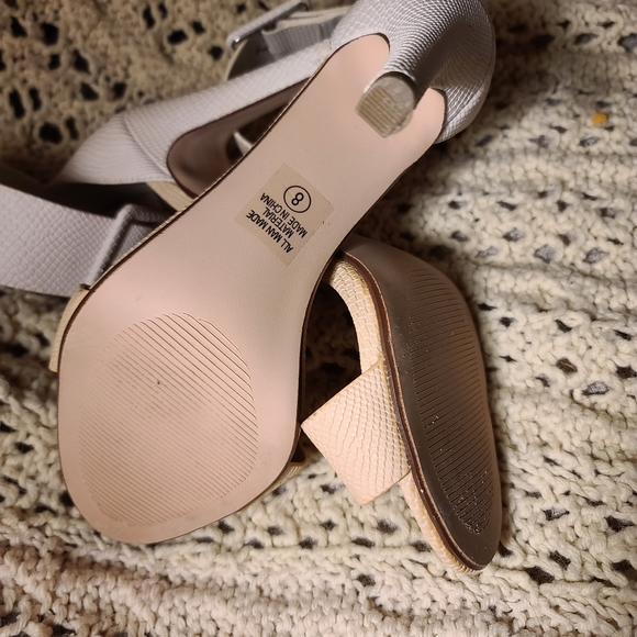 ANKLE STRAP HEELS SZ 8 - Picture 4 of 5